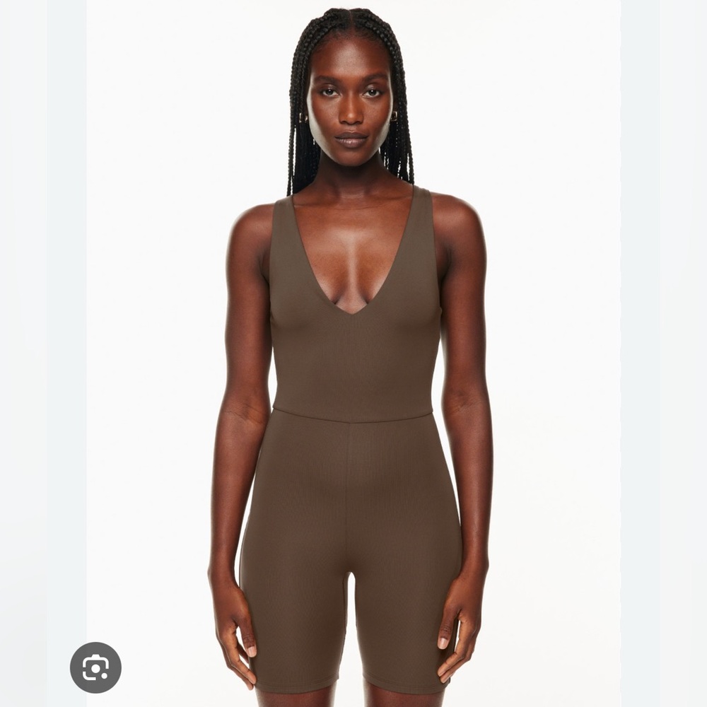 BNWT Babaton by Aritzia Contour V-Neck Bodysuit/Romper - 2XS